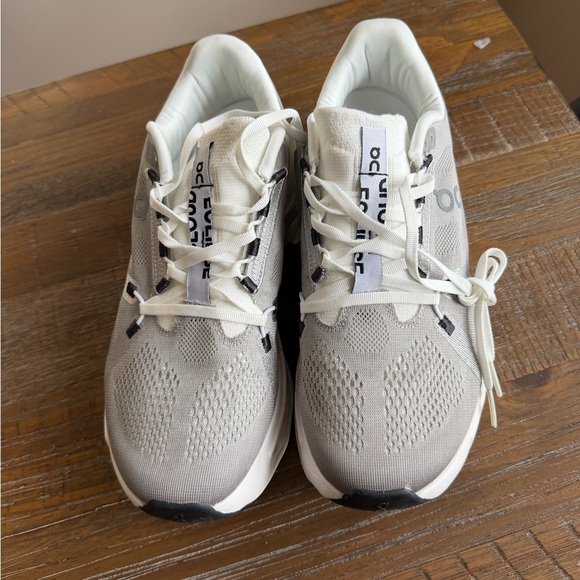 On Cloudeclipse men’s 8.5 women’s 10 running shoes - Picture 2 of 7